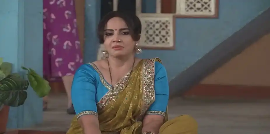 Rajesh Falls down the Stairs | Happu Ki Ultan Paltan