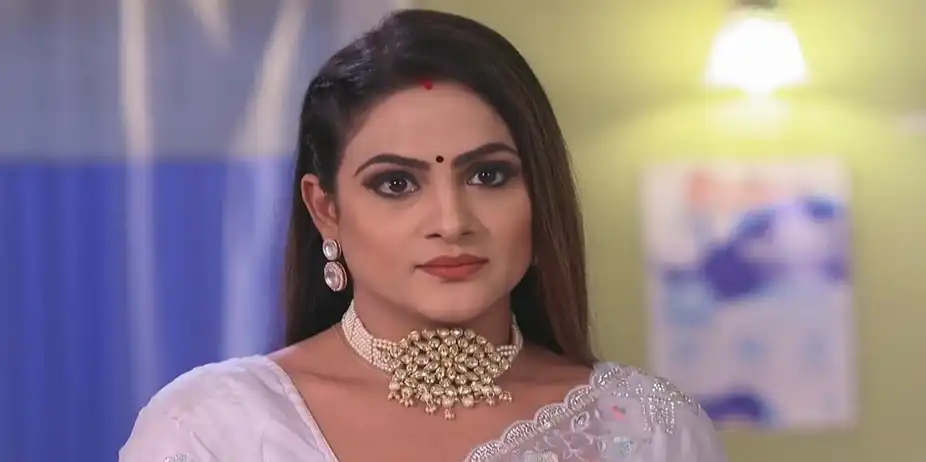 Manini Ousts Debjani | Tu Khara Mun Chaai