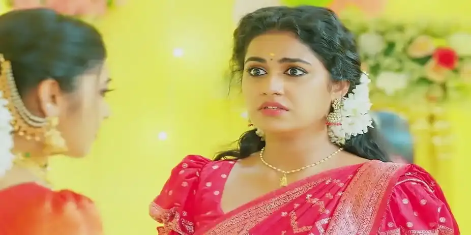 Priyanka Pleads with Radhika | Snehapoorvam Shyama