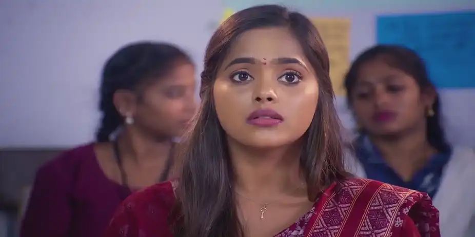 Velan Tries to Stop Valli | Valliyin Velan