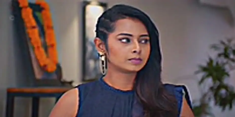 Lekha Tries to Stop Rani | Ninaithale Innikkum