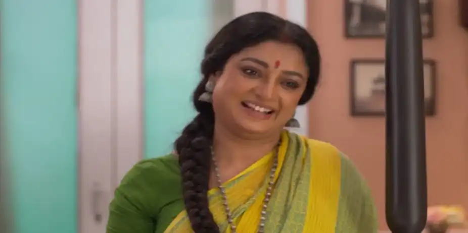 Mrinalini Deals with Choitee | Anondi
