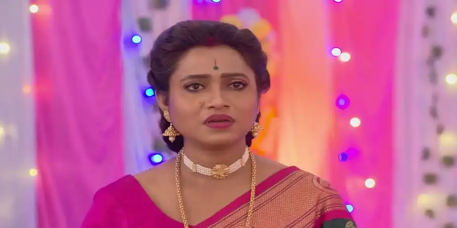 Mousumi Unites Joyee and Mohan | Mala Bodol
