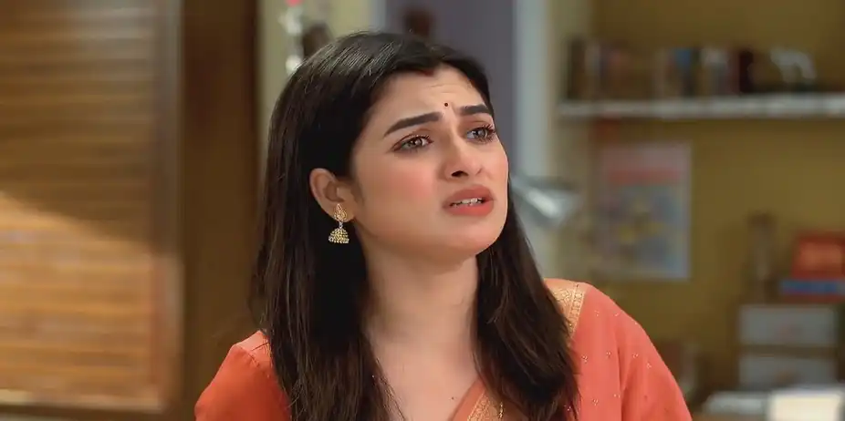 Parama Questions Raj's Qualification | Amar Sangi