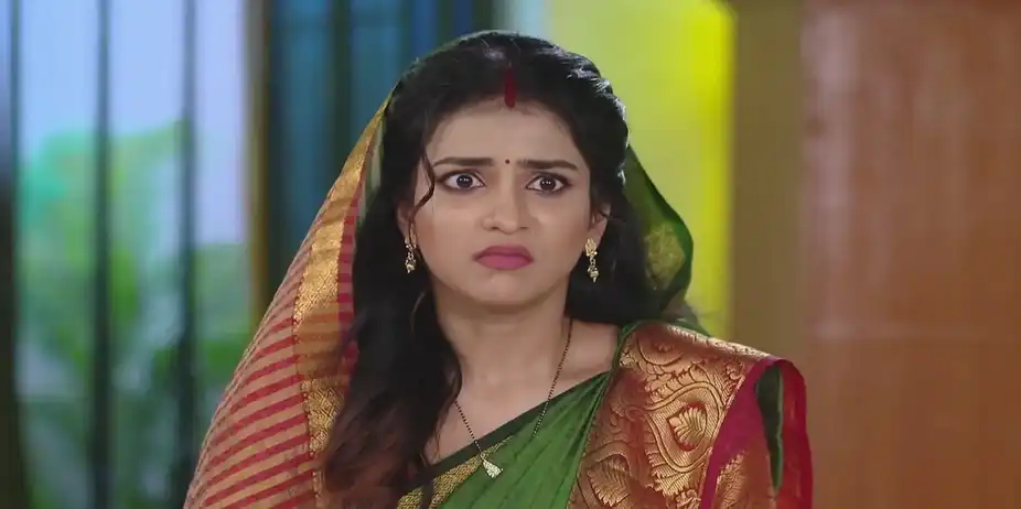 Jeevan Threatens Shreyas | Madhura Sansara