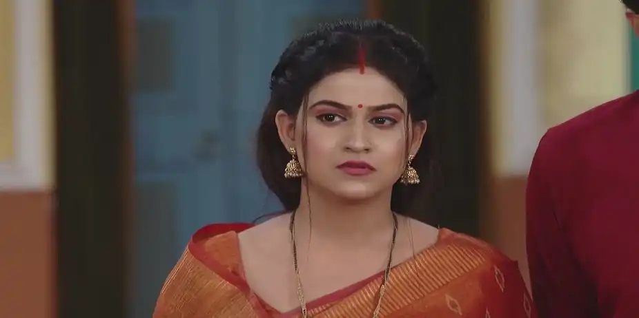 Jeevan Praises Rupali | Madhura Sansara