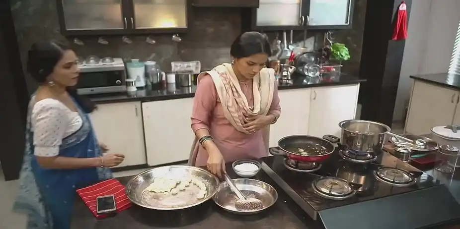 Saatvya Mulichi Saatvi Mulgi - November 22, 2024 - Best Scene