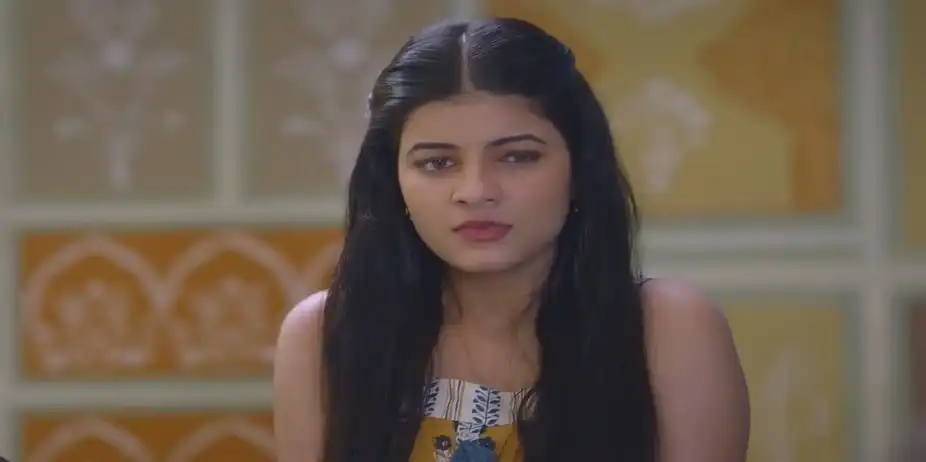 Vedika Gets Caught in the Middle of an Argument | Hamara Parivar