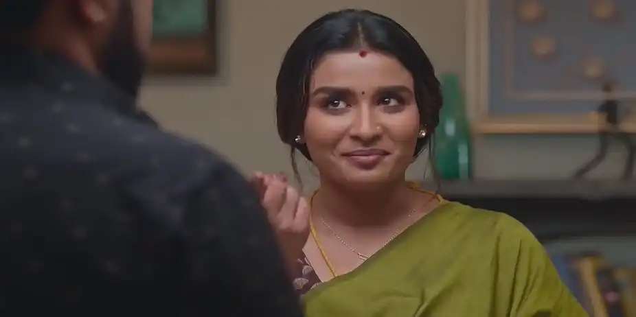 Madhumitha Receives a Huge Amount | Nenjathai Killathe