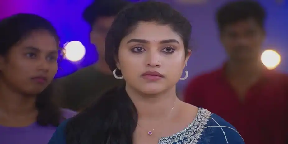 Velan Lashes out at Renuka | Valliyin Velan