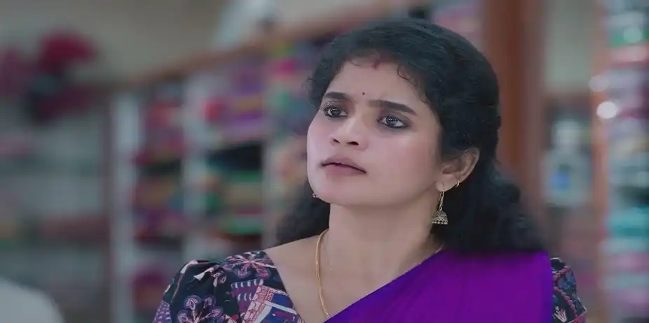 The Store Staff Supports Muthu | Veera