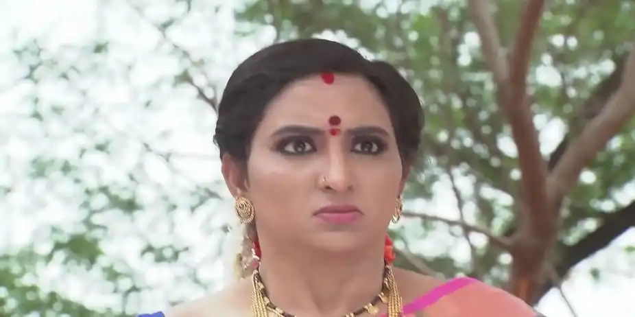 Goddess Chowdamma Cautions Punya about a Threat | Naagamandala