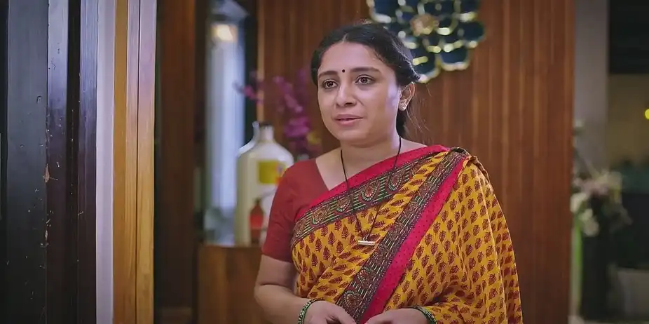 Bhagya Roams the Street | Amruthadhaare