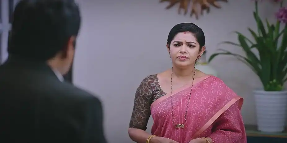Goutham Grows Suspicious of Sudha | Amruthadhaare