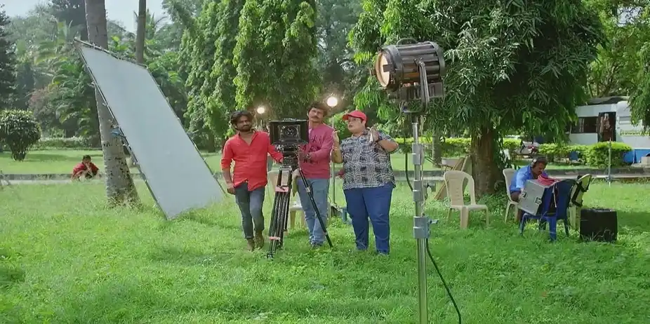 Roopa Meets the Shoot's Director | Brahmagantu