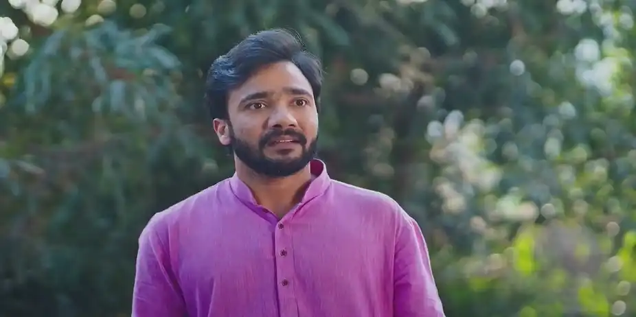 Pudya Asks a Villager about Ashu | Lakhat Ek Amcha Dada