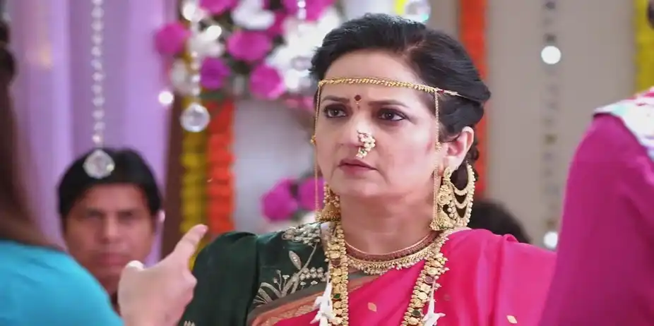 Charulata Refuses to Swear on Adhipati | Tula Shikvin Changlach Dhada