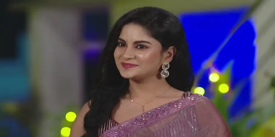 Isha's Actions Irritate Manas | Madhura Sansara