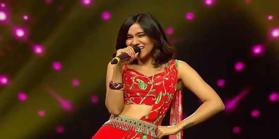 Riya Performs the Song 'Dil Ka Telephone' in Her Melodious Voice
