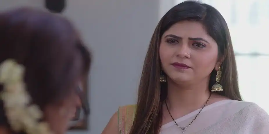 Savali Bids Everyone Goodbye and Leaves for Her In-Laws' House | Savalyachi Janu Savali