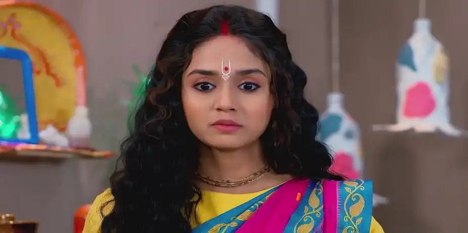 Moyna Drops the Sindoor Kouto | Puber Moyna