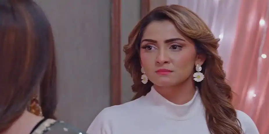 Neha Blackmails Deepika | Kumkum Bhagya