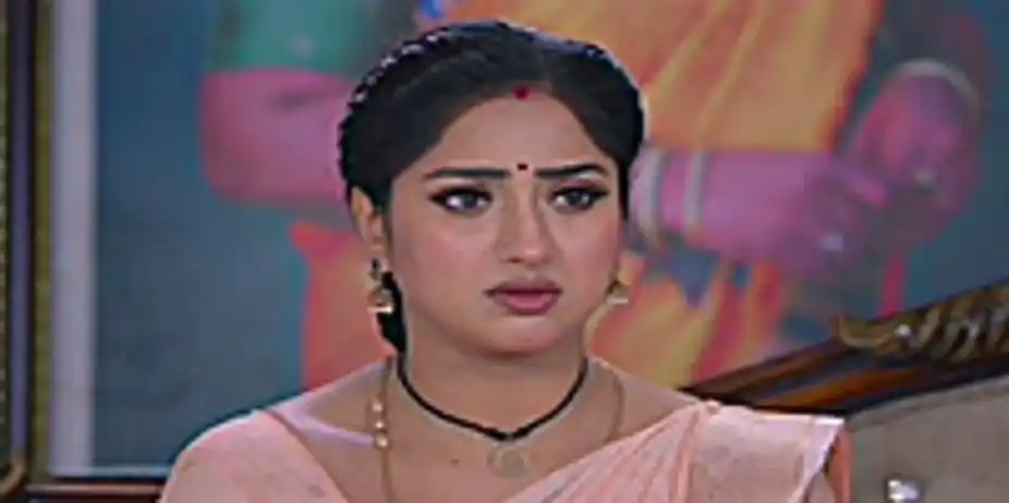 Hasini Tries to Find out About Maya | Maari