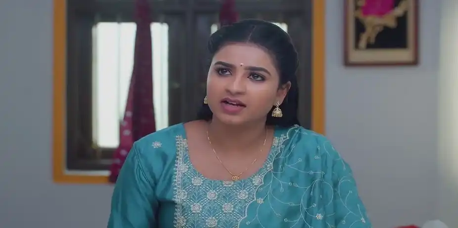 Revathi Humiliates Karthikeyan | Karthigai Deepam