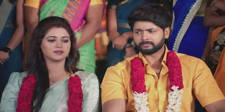 Seenu and Maya Exchange Garland | Sandhya Raagam