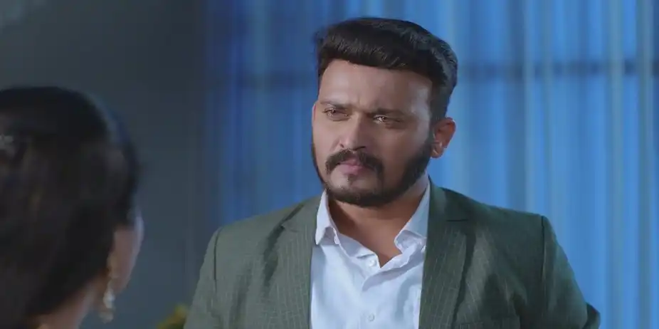 Kishor Provokes an Irked Durga | Navri Mile Hitlerla