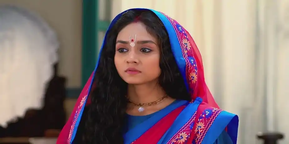 Moyna Refuses to Leave Roddur Alone | Puber Moyna