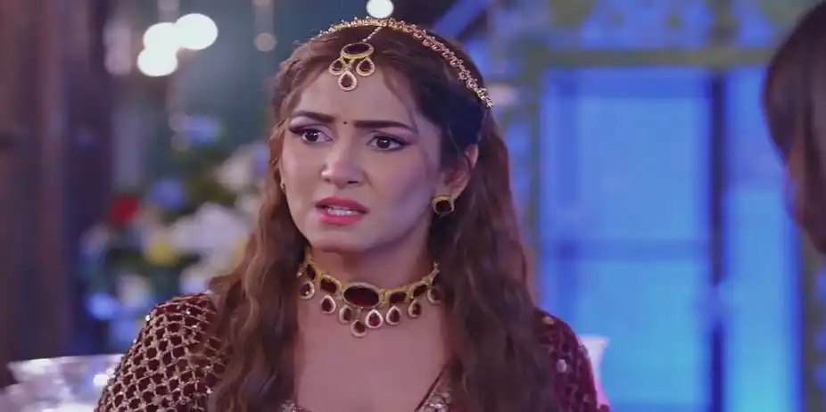 Monisha Asks Deepika to Bribe the Priest | Kumkum Bhagya