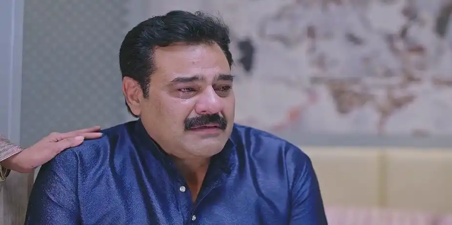 Bhoomika Tries to Comfort a Dejected Goutham | Amruthadhaare