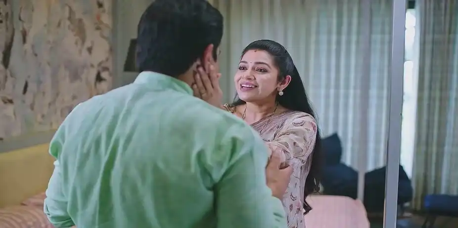Goutham Shares a Good News with Bhoomika | Amruthadhaare