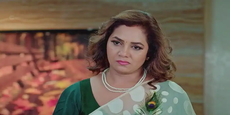 Gayatri Devi's Spirit Cries over Vishal's State | Trinayani