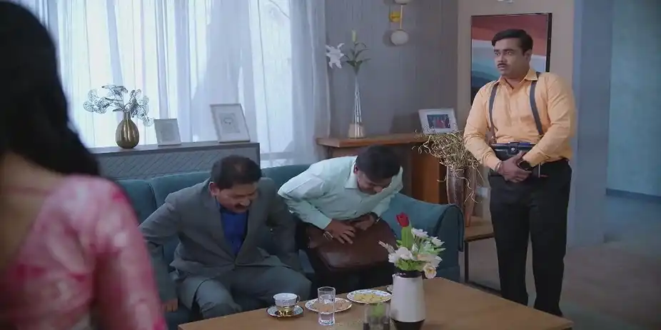 Durga's Refusal to Allow AJ to Work in the Ad - Navri Mile Hitlerla