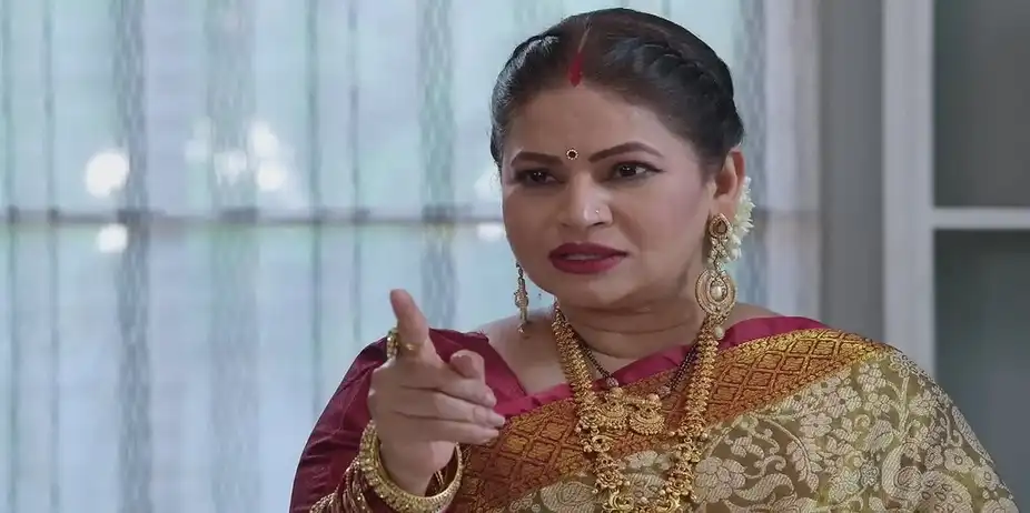 Bhairavi Blackmails Savali | Savalyachi Janu Savali