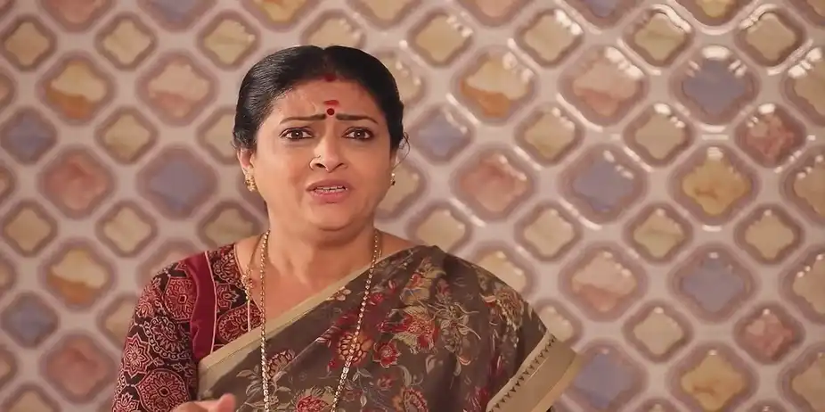 Ramya Searches Janani's Room | Mounam Pesiyadhe