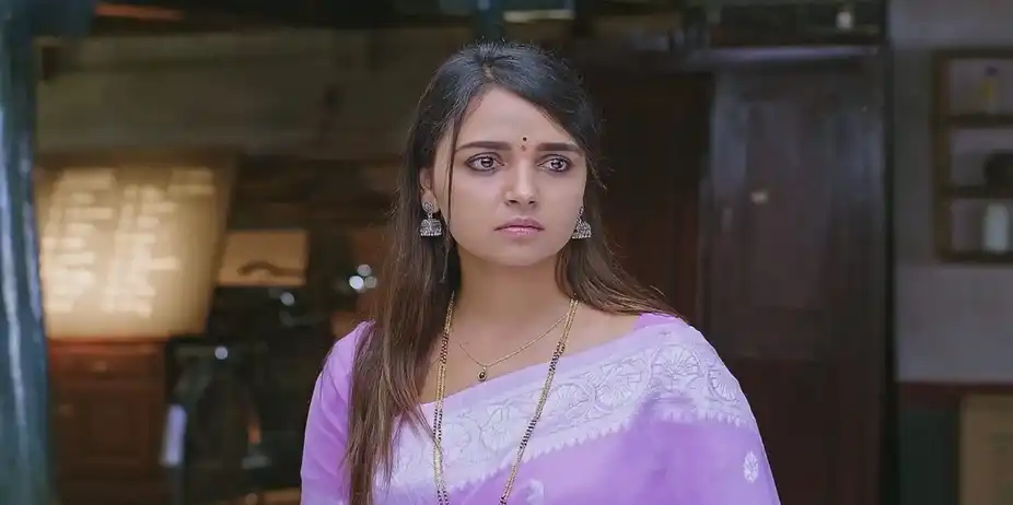 Parvathi's Mother Reasons with Her | Annayya