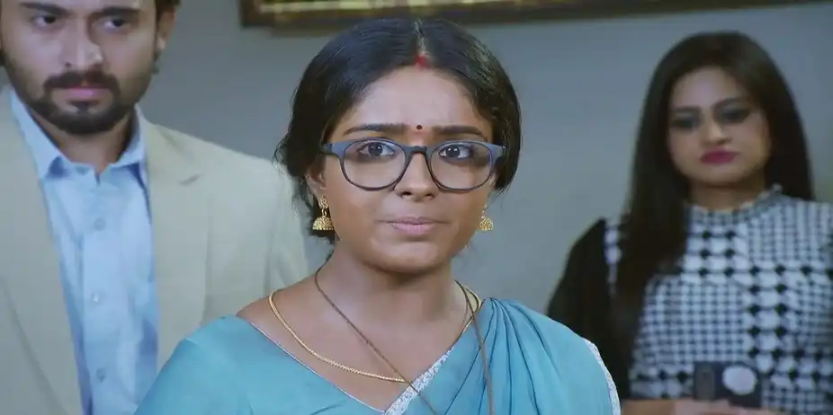 Deepa Motivates the House Staff to Raise Their Voice - Brahmagantu