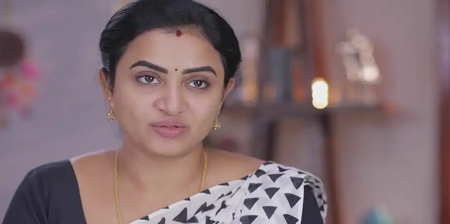 Bharathi Apologises to Aadhi - Idhayam
