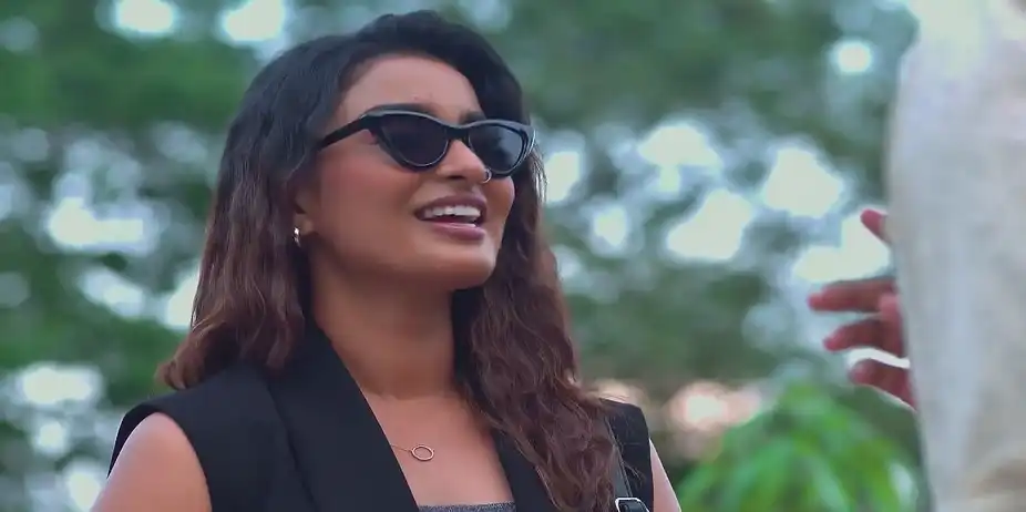 Maya Outsmarts Karthik - Sandhya Raagam