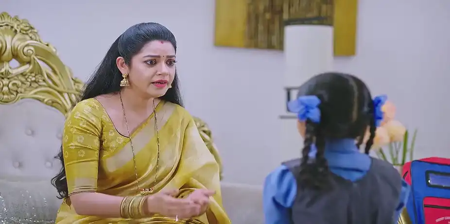 Bhoomika Has Fun Playing with Lakshmi - Amruthadhaare