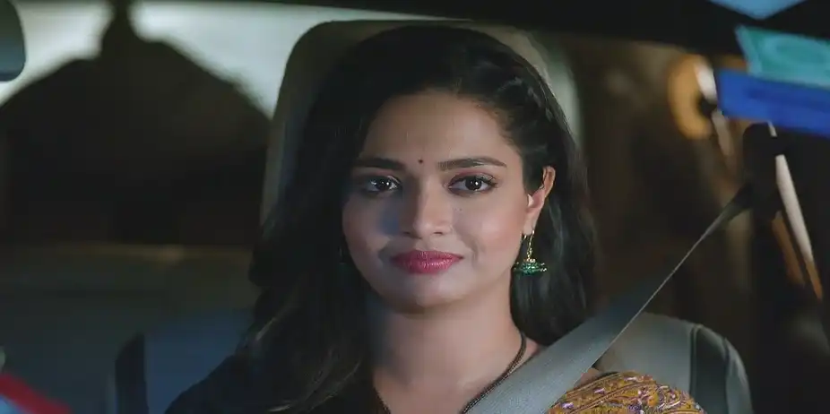 Leela Thinks about Her and AJ's Relationship - Navri Mile Hitlerla