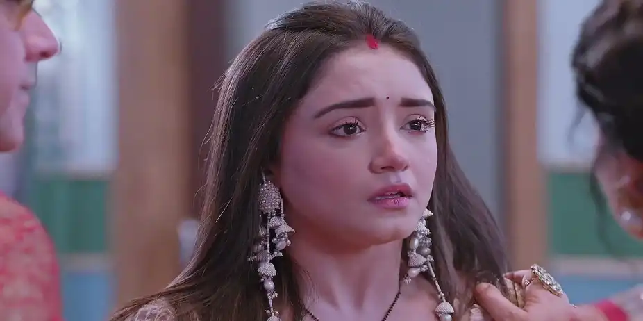 Purvi Hugs Harleen - Kumkum Bhagya