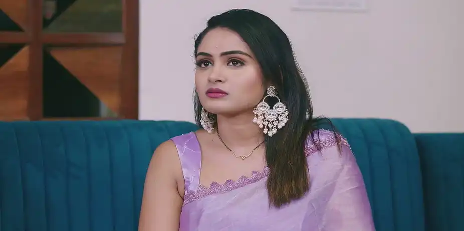 Santosh Visits Souparnika's House - Lakshmi Nivasa