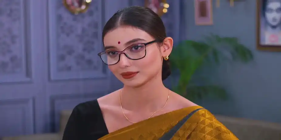 Tuhina Pretends to Cry - Neem Phooler Madhu