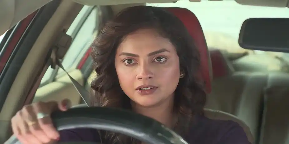 Raj Feels Awkward by Bipasha's Comment - Amar Sangi
