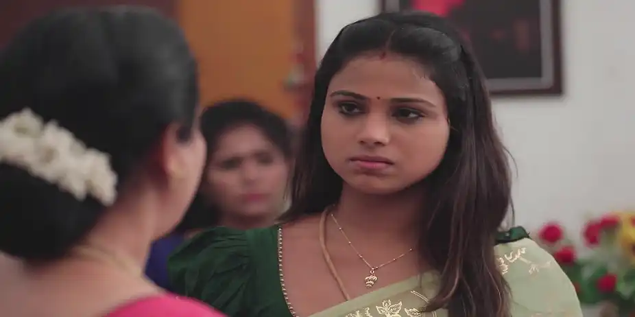 Janani's Refusal Baffles Vishalakshi - Mounam Pesiyadhe