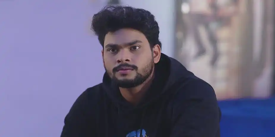 Raj Worries about Being Exposed - Sandhya Ragini